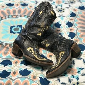 Beautiful Corral Boots. Size 7 🌺